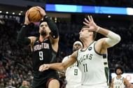 Brook Lopez (right)